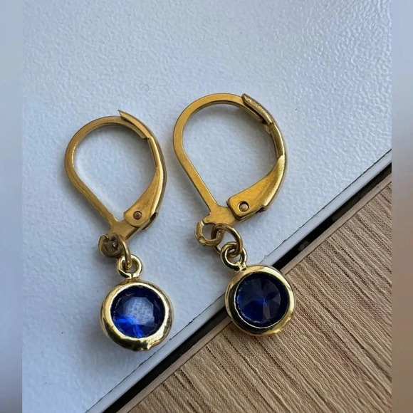 Jewelry - Vintage Gold Tone Drop Earrings with Blue Crystal